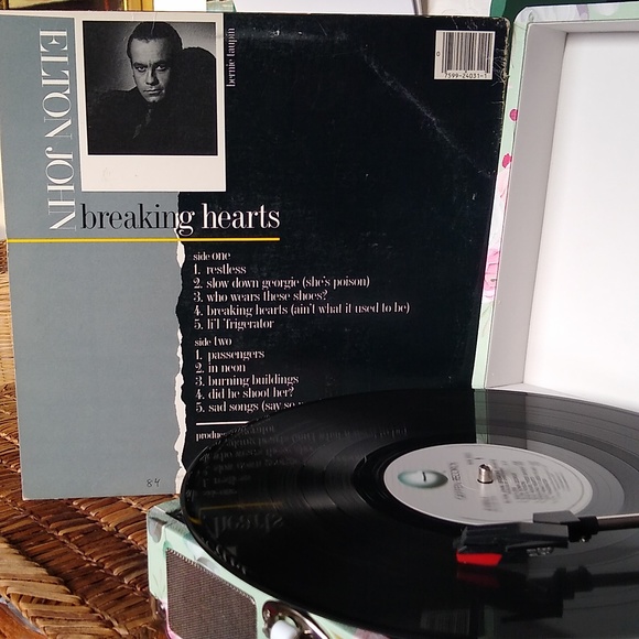 Vinyl Records Elton John 'Breaking Hearts' - Picture 2 of 3
